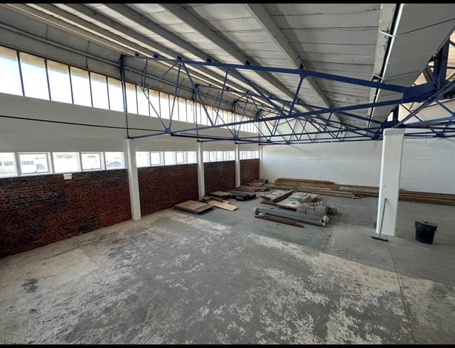 600M² WAREHOUSE TO LET IN PAARDEN EILAND